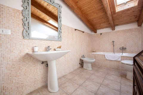 Toilet, Bathroom, Bath