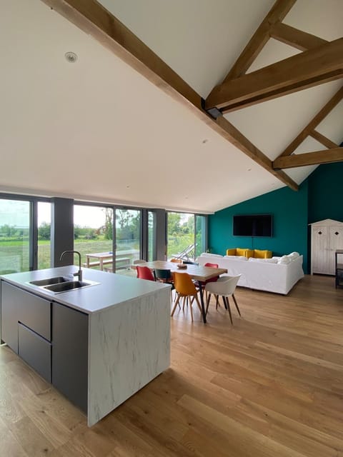 Kitchen or kitchenette, Living room