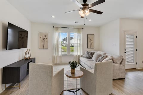 Roaring Tigers Hidden Paradise near LSU - SD5629 House in Baton Rouge