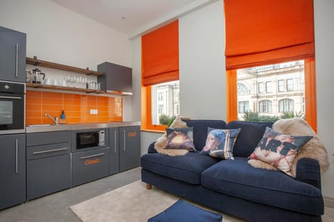Kitchen or kitchenette, Living room, Seating area, stove
