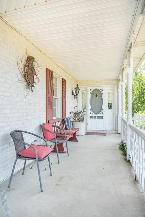 Country Cottage House in Ohio