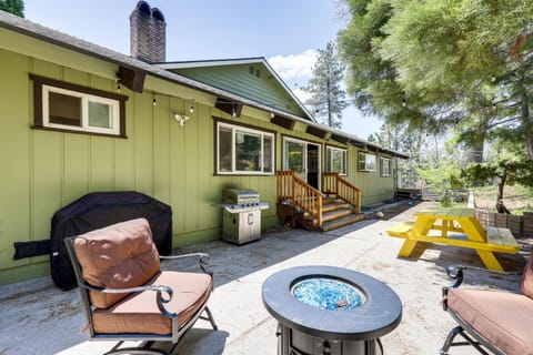 Private Hot Tub at Dog-Friendly Lake Arrowhead Gem House in Lake Arrowhead