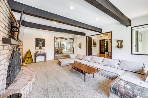 Private Hot Tub at Dog-Friendly Lake Arrowhead Gem House in Lake Arrowhead