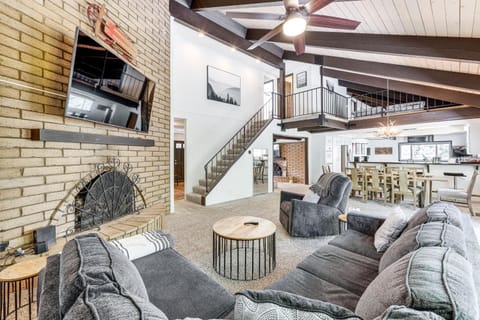 Private Hot Tub at Dog-Friendly Lake Arrowhead Gem House in Lake Arrowhead