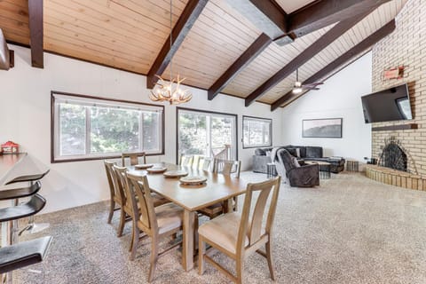 Private Hot Tub at Dog-Friendly Lake Arrowhead Gem House in Lake Arrowhead