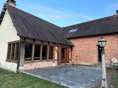 Property building, Day