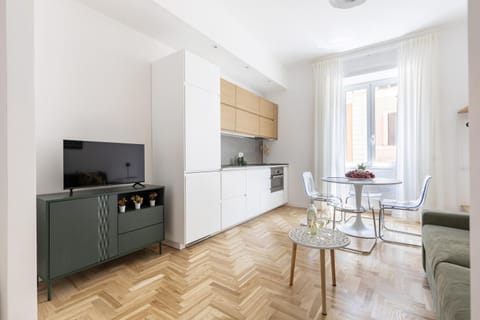 TV and multimedia, Kitchen or kitchenette, Living room, Dining area
