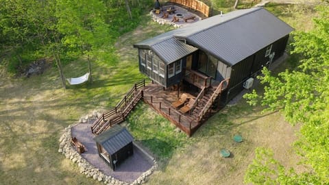 Driftless Cabin - Sauna, Firepit, BBQ Cabin in Iowa