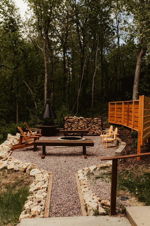 Driftless Cabin - Sauna, Firepit, BBQ Cabin in Iowa