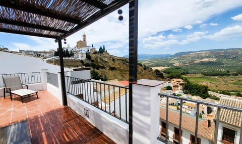View (from property/room), Balcony/Terrace, Mountain view