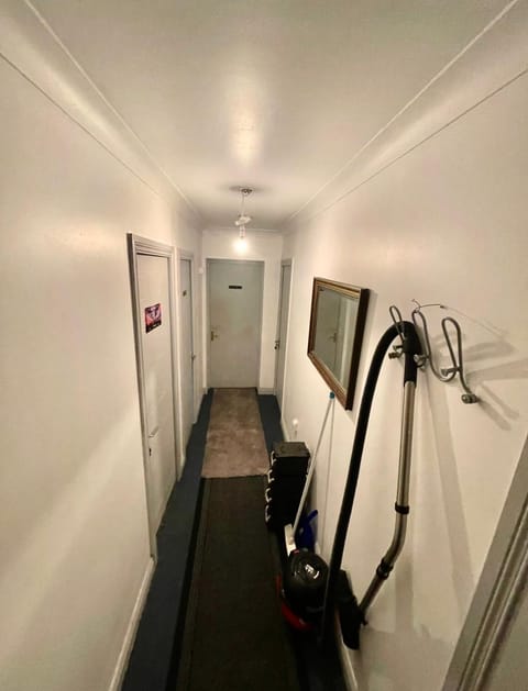 Double Room in a Cozy shared apartment, Custom House Harbour Apartments Bed and Breakfast in Dublin