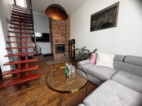 TV and multimedia, Living room, Seating area, fireplace