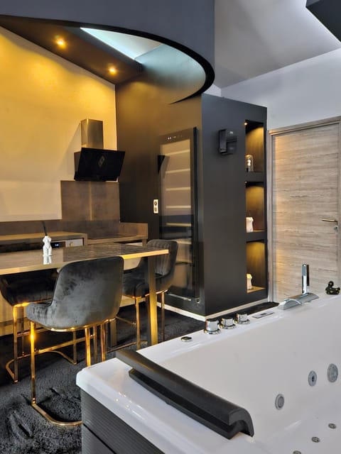 Love Room Le Jardin D'Éden Apartment in Chambery