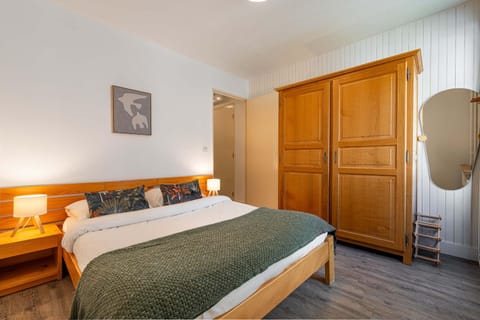 Bed, Bedroom, wardrobe