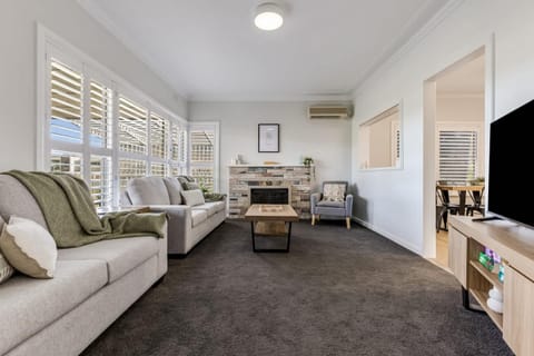 TV and multimedia, Living room, air conditioner