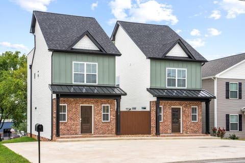 Whole Home 1012 & 1014 Franklin House in Clarksville