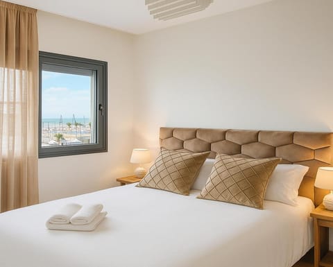 Bed, Photo of the whole room, Bedroom, Sea view, towels