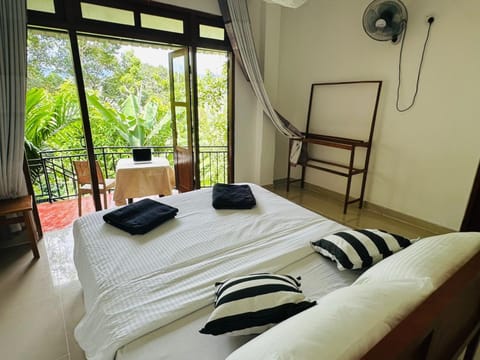 Bed, View (from property/room), Balcony/Terrace, Photo of the whole room, Bedroom