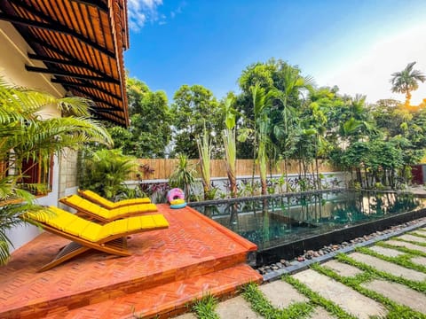 Swimming pool, Swimming pool