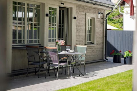 Garden, Garden, Balcony/Terrace, Balcony/Terrace