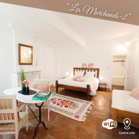Bed, Photo of the whole room, Decorative detail, Bedroom