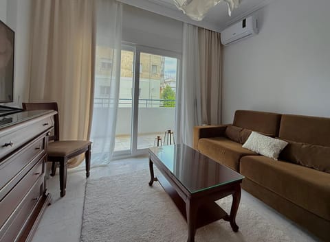 TV and multimedia, Living room, Dining area