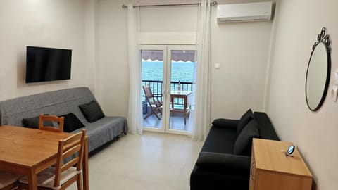 TV and multimedia, Living room, air conditioner