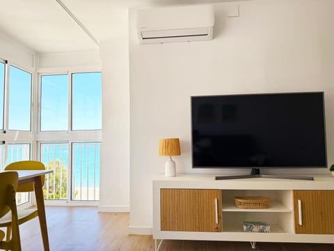 TV and multimedia, Sea view, air conditioner