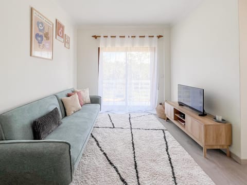 Communal lounge/ TV room, TV and multimedia, Living room