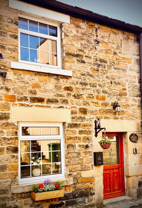 Fox Cottage - Cosy Stay on Pateley High Street House in The Old Workhouse