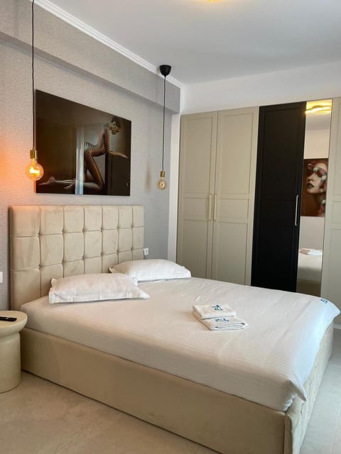 Bed, Photo of the whole room, Bedroom, towels, wardrobe