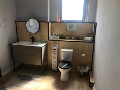 Toilet, Bathroom