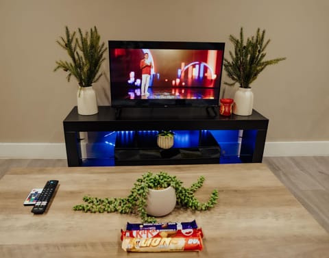 Communal lounge/ TV room, TV and multimedia, Evening entertainment