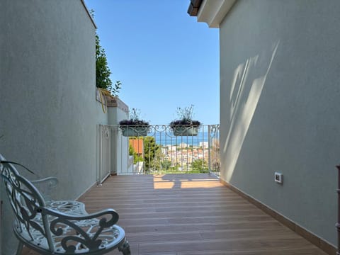 Natural landscape, Balcony/Terrace