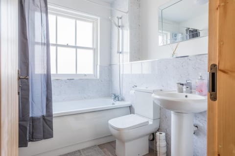 Shower, Bathroom, Bath, towels