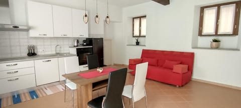 Bed, Day, Night, Kitchen or kitchenette, Living room, Seating area, Dining area, Bedroom, dishwasher, oven, pet friendly, stove