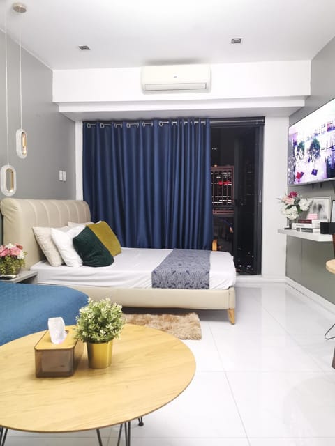 Bed, TV and multimedia, Photo of the whole room, Bedroom, air conditioner