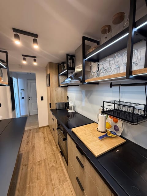 Puerto Duquesa fancy condo overlooking Marina Apartment in Costa del Sol