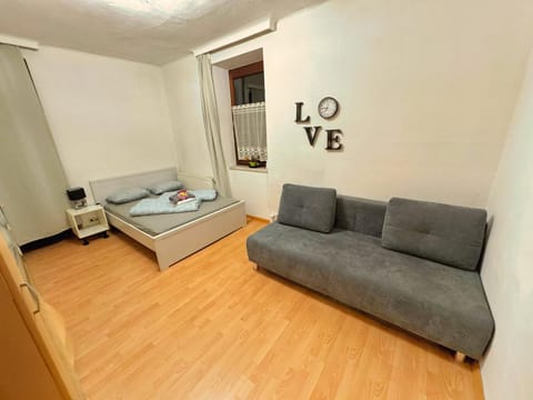 Budget Apartment Innsbruck I 24h self-check-in Apartment in Innsbruck