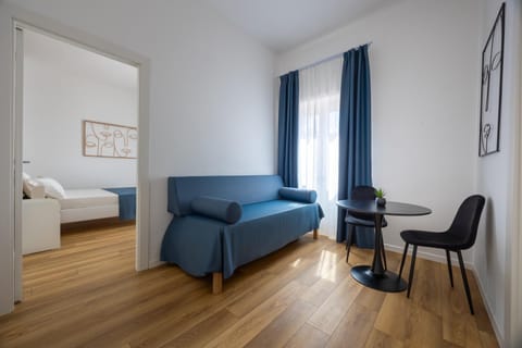 Bed, Photo of the whole room, Seating area, Bedroom