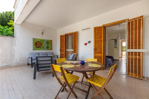 Patio, Dining area