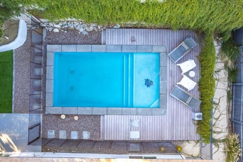 Serene Majestic Views & Walkable to Virtually All House in Cathedral City