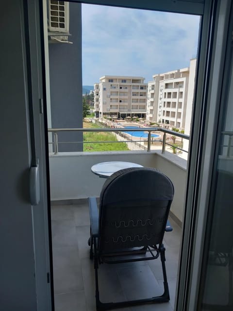Property building, Day, View (from property/room), Balcony/Terrace