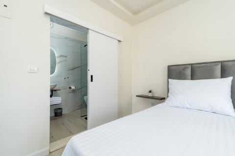 Bed, Bathroom, Bedroom