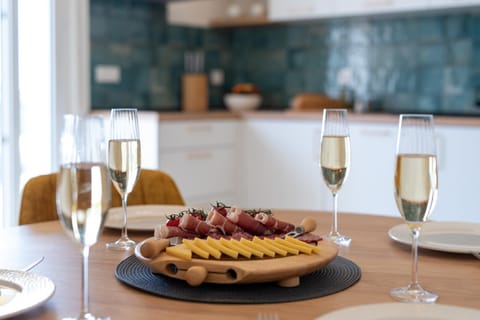 Food and drinks, Food, Drinks