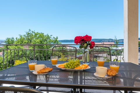 Day, View (from property/room), Balcony/Terrace, Sea view, Drinks
