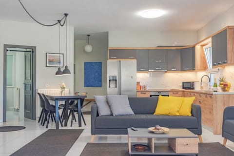 Kitchen or kitchenette, Living room, Dining area