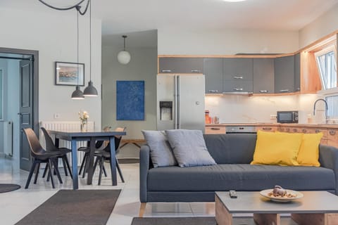 Kitchen or kitchenette, Living room, Seating area, Dining area, oven, pet friendly