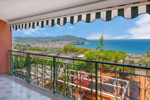 Natural landscape, View (from property/room), Balcony/Terrace, Mountain view, Sea view