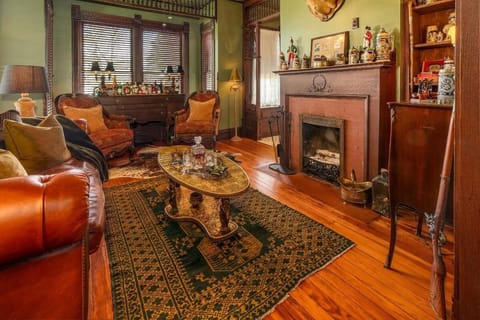 The Nook and Key House in Anna